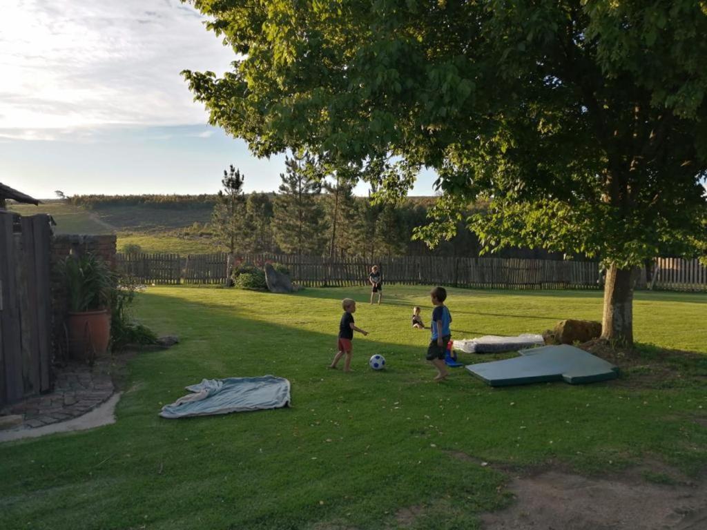 Rocks & Roses Farm Stay Lochiel Eksteriør bilde